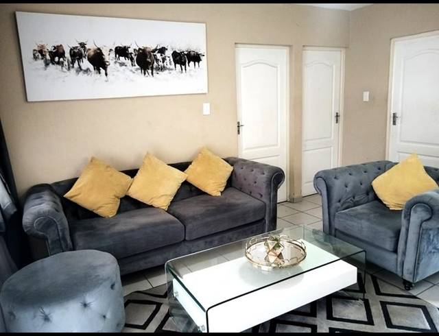 2 BEDROOM PROPERTY TO RENT IN NEWLANDS EAST